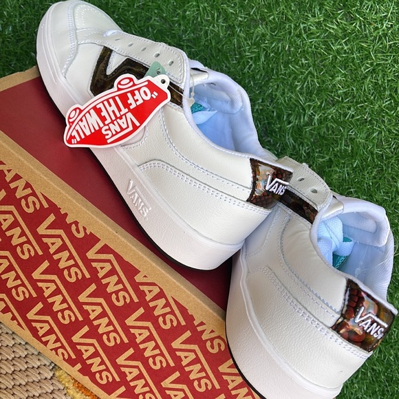 Vans Lowland Cc
(Big Reptile) Tr Wht/Red
VNOATZY909 WMNS sneakers - Picture 15 of 16